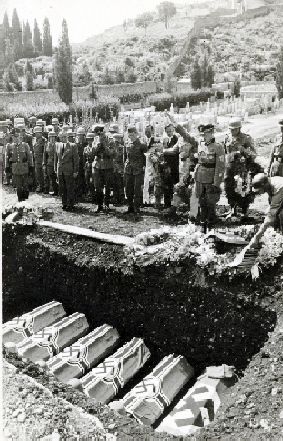 Militärbegräbnis © Südtiroler Landesarchiv/Bildarchiv Urban Rienzner